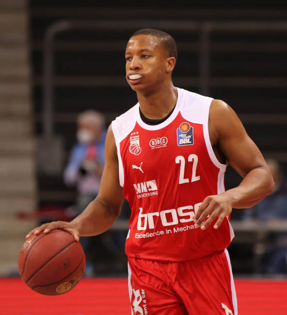 在比赛中涉 在比赛中涉