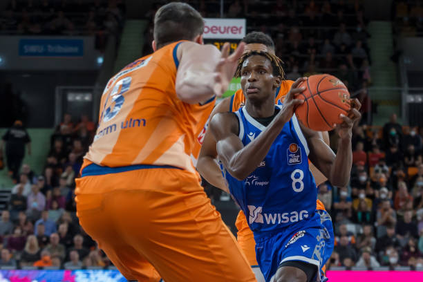 边路发挥 边路发挥