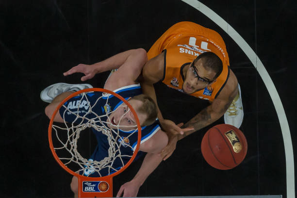 从防守中寻 从防守中寻